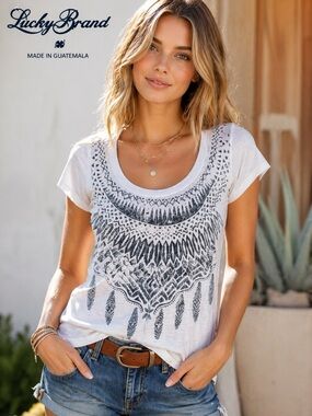 Lucky Brand Boho Graphic Tee White Tribal Feather Print Scoop Neck Tee